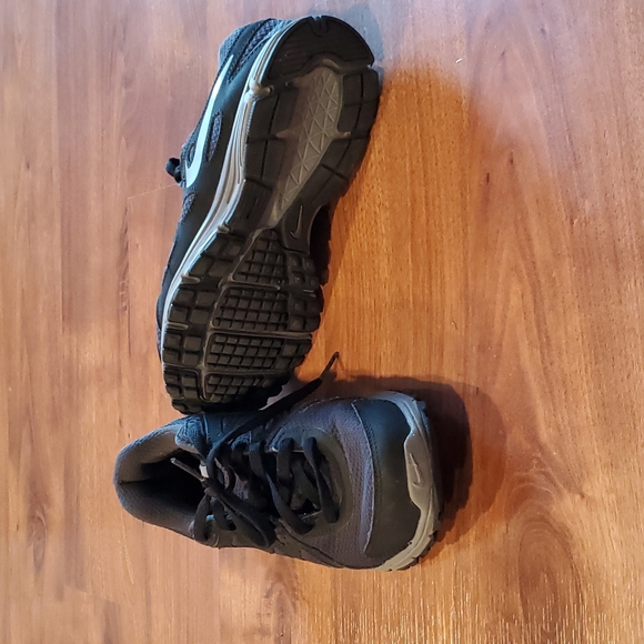 Nike Revolution 2 - Picture 3 of 4